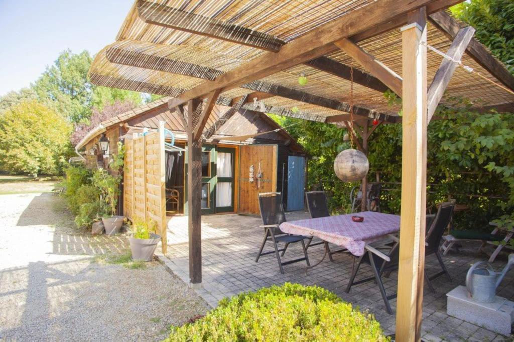 Le Bon Chemin Ateliers Apartment Sainte-Nathalene Luaran gambar