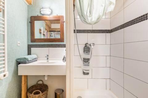 Le Bon Chemin Ateliers Apartment Sainte-Nathalene Luaran gambar