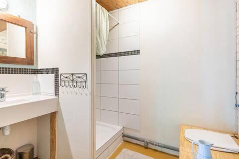 Le Bon Chemin Ateliers Apartment Sainte-Nathalene Luaran gambar